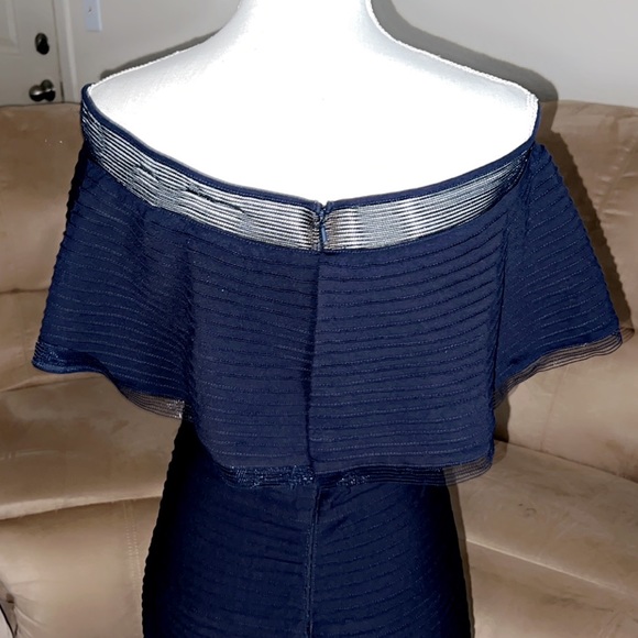 TADASHI SHOJI Tabora Off The Shoulder Gown - Picture 5 of 13